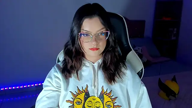 OphelianaRose33 online show from 04/14/26, 10:49