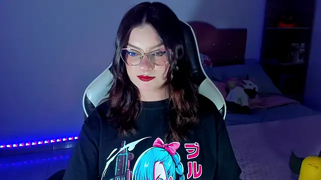 OphelianaRose33 online show from 04/16/26, 09:39