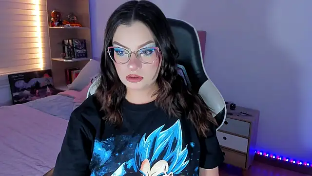 OphelianaRose33 online show from 06/11/26, 07:56