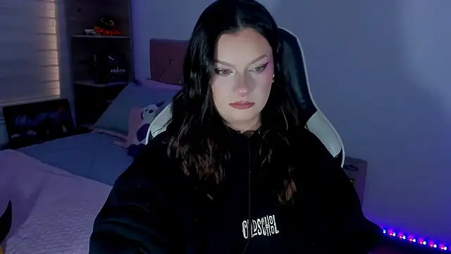 OphelianaRose33 online show from 06/26/26, 09:30