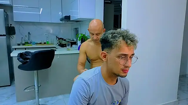 twoboyssex online show from 05/08/26, 01:44