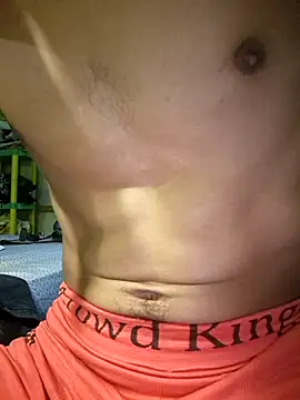 Snapshot of REM1829 chatting on 12/22/25, 09:06 REM1829 online show from 12/22/25, 09:06