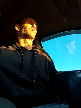 Hungwell1515 online show from 11/19/25, 12:16