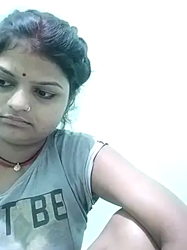 Snapshot of Hot_mirchjii chatting on 09/24/25, 11:30 Hot mirchjii online show from 09/24/25, 11:30