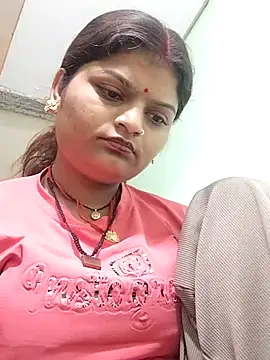 Snapshot of Hot_mirchjii chatting on 10/18/25, 12:24 Hot mirchjii online show from 10/18/25, 12:24