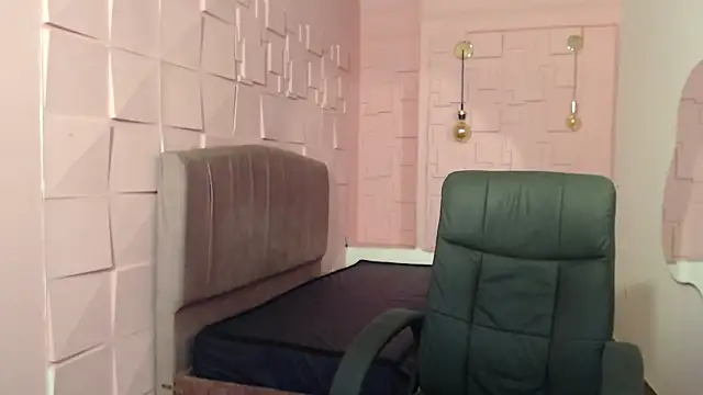 Snapshot of katalina07_1 chatting on 09/29/25, 03:28 katalina07 1 online show from 09/29/25, 03:28