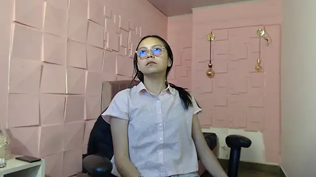 Snapshot of katalina07_1 chatting on 12/01/25, 02:00 katalina07 1 online show from 12/01/25, 02:00