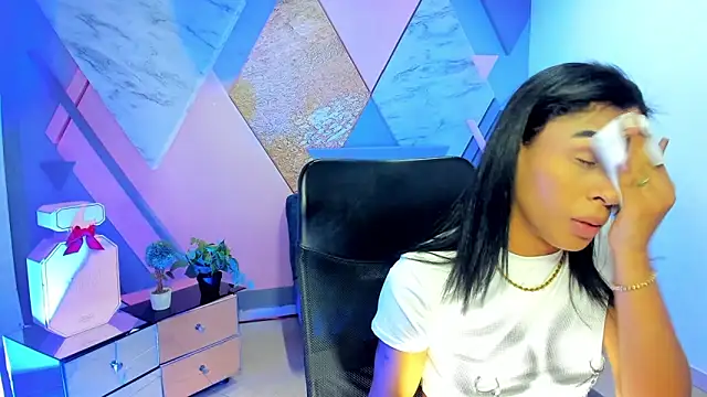 Snapshot of keytinthomson_ chatting on 10/16/25, 07:48 keytinthomson online show from 10/16/25, 07:48