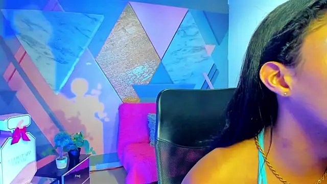 Snapshot of keytinthomson_ chatting on 10/27/25, 08:24 keytinthomson online show from 10/27/25, 08:24