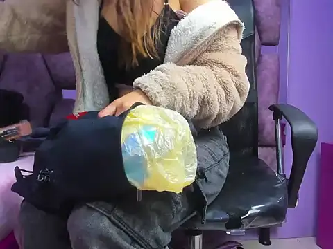 Emy Latin online show from 09/26/25, 11:58