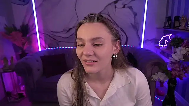 Snapshot of DiamondGoldie chatting on 09/24/25, 06:50 DiamondGoldie online show from 09/24/25, 06:50