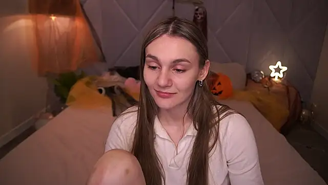 Snapshot of DiamondGoldie chatting on 11/01/25, 07:54 DiamondGoldie online show from 11/01/25, 07:54