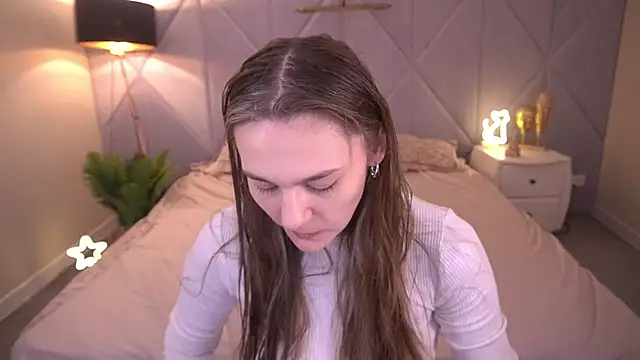 Snapshot of DiamondGoldie chatting on 11/19/25, 08:20 DiamondGoldie online show from 11/19/25, 08:20