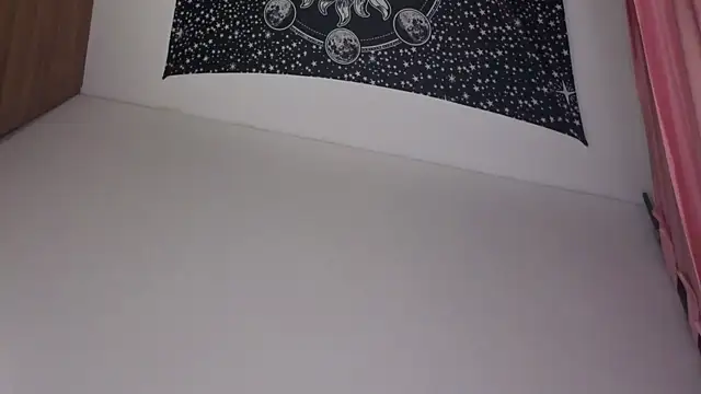 lilyx  online show from 04/19/26, 04:56