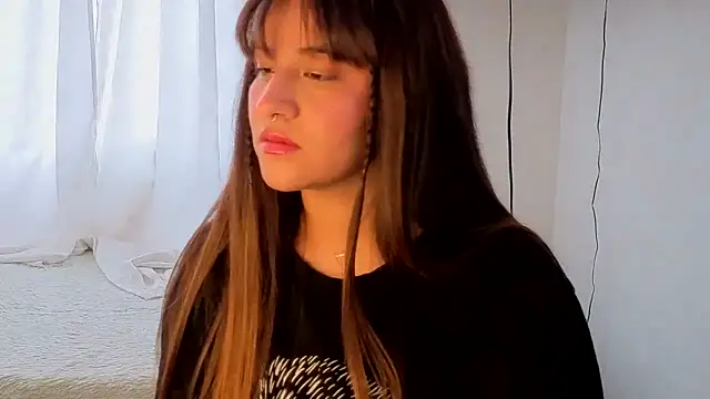 Snapshot of Linda_Bellucci chatting on 09/29/25, 09:41 Linda Bellucci online show from 09/29/25, 09:41