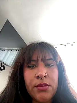 Snapshot of Linda_Bellucci chatting on 10/05/25, 02:37 Linda Bellucci online show from 10/05/25, 02:37