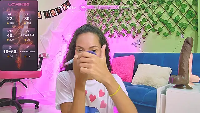 Karen Ariass online show from 10/22/25, 01:55