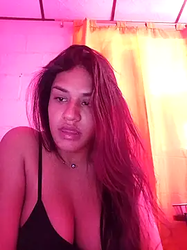 Snapshot of sofi_zzz chatting on 11/19/25, 04:07 sofi zzz online show from 11/19/25, 04:07