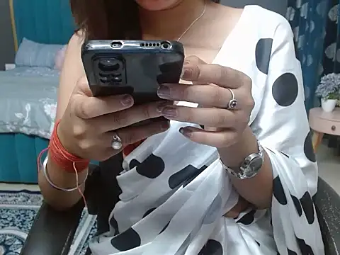 Urlove lily online show from 09/25/25, 03:16