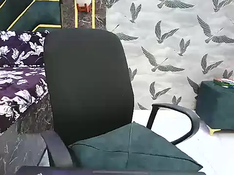 Urlove lily online show from 06/08/26, 01:28