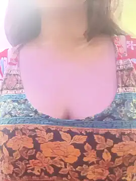 Snapshot of Naina_007 chatting on 09/20/25, 04:41 Naina 007 online show from 09/20/25, 04:41