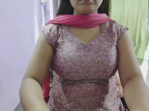 Snapshot of Naina_007 chatting on 09/22/25, 06:59 Naina 007 online show from 09/22/25, 06:59