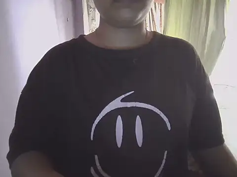 Snapshot of Naina_007 chatting on 10/05/25, 10:13 Naina 007 online show from 10/05/25, 10:13