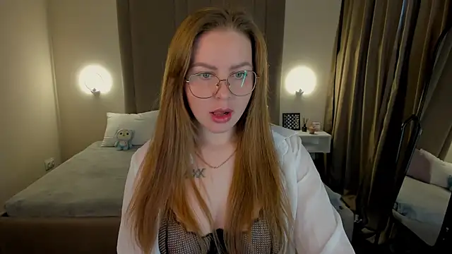 MikaBloom online show from 10/02/25, 01:56