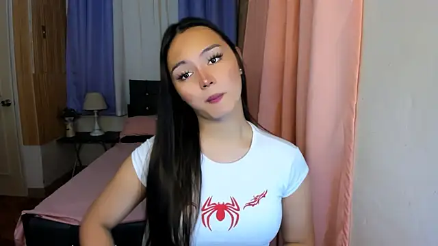 Snapshot of ameliamaureen chatting on 06/15/26, 06:37 ameliamaureen online show from 06/15/26, 06:37