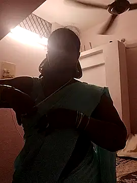 Snapshot of telugu_Geetha30 chatting on 10/12/25, 08:24 telugu Geetha30 online show from 10/12/25, 08:24