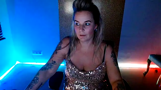 Mrs-Aurora online show from 12/02/25, 11:56