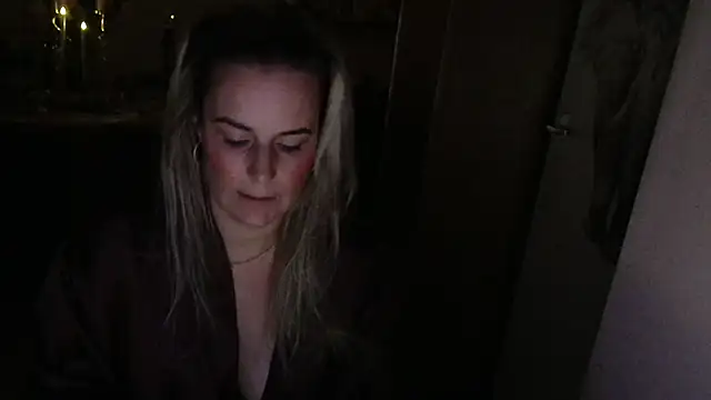 Mrs-Aurora online show from 03/10/26, 09:53