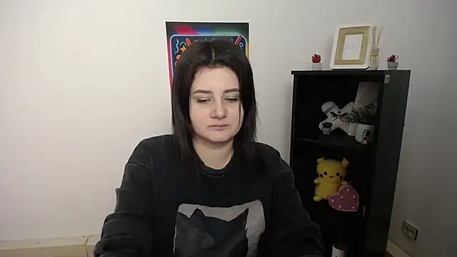 Katrin kiss  online show from 10/11/25, 12:15