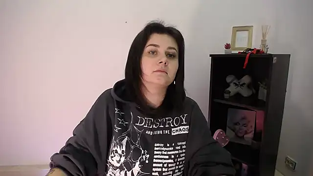 Katrin kiss  online show from 12/14/25, 02:33