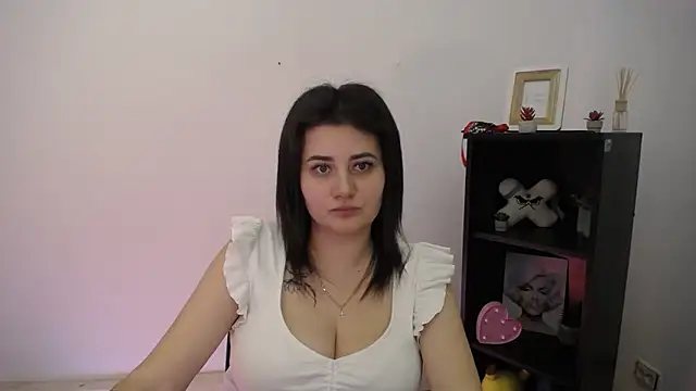 Katrin kiss  online show from 12/22/25, 02:03