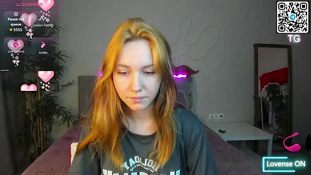 Luna G0ld online show from 10/30/25, 12:01