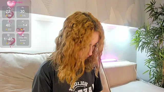 Luna G0ld online show from 11/19/25, 11:38