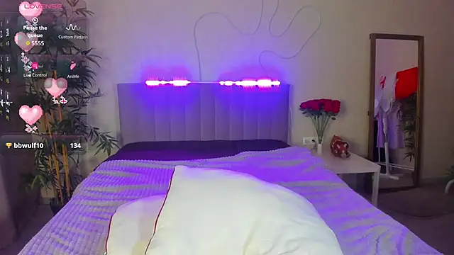 Luna G0ld online show from 11/28/25, 12:02