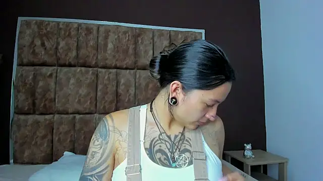 Kitty ravee online show from 09/13/25, 11:37