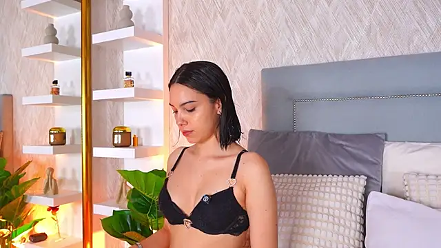 Sofy Bradd online show from 03/16/26, 08:40