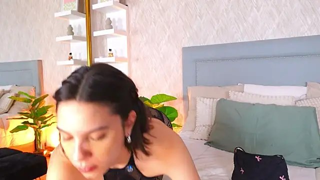Sofy Bradd online show from 04/30/26, 07:04