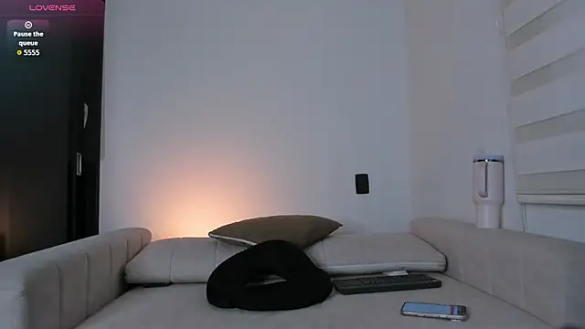 Snapshot of arianna_000 chatting on 06/16/26, 01:14 arianna 000 online show from 06/16/26, 01:14