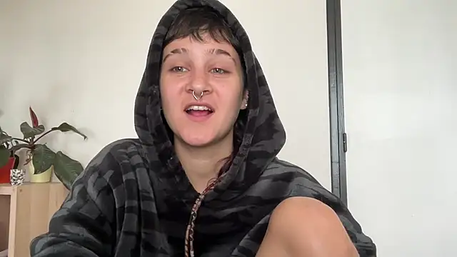 NIQUE TARAXX online show from 09/22/25, 11:23