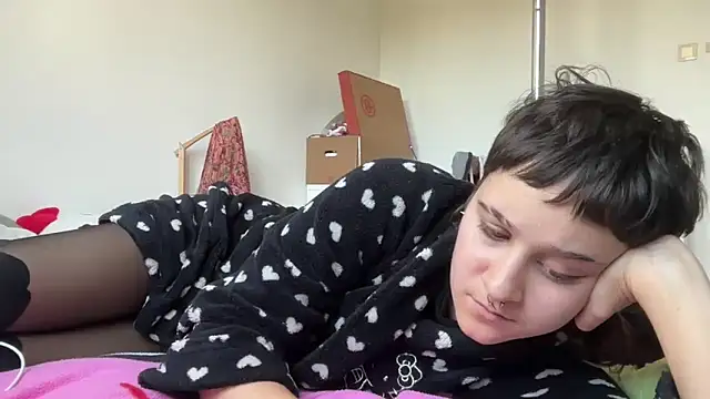 NIQUE TARAXX online show from 09/28/25, 04:12