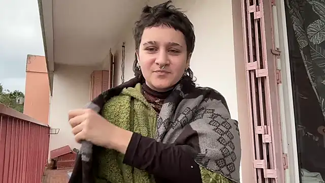 NIQUE TARAXX online show from 09/30/25, 11:15