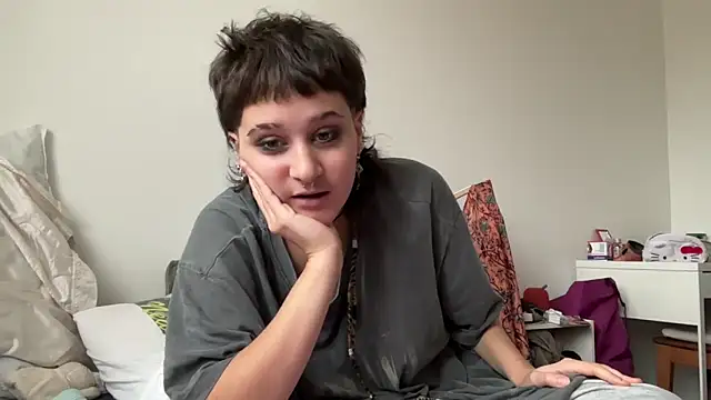 NIQUE TARAXX online show from 10/04/25, 02:15