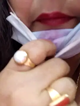 nisha 1110 online show from 10/07/25, 10:12