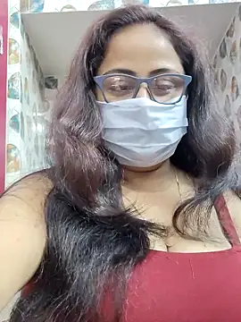 Snapshot of nisha_1110 chatting on 06/17/26, 06:20 nisha 1110 online show from 06/17/26, 06:20