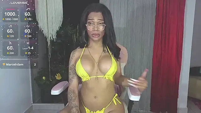 Snapshot of Queen_Morena chatting on 07/30/26, 08:24 Queen Morena online show from 07/30/26, 08:24