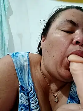 Snapshot of yaneth_ chatting on 01/11/26, 10:20 yaneth online show from 01/11/26, 10:20